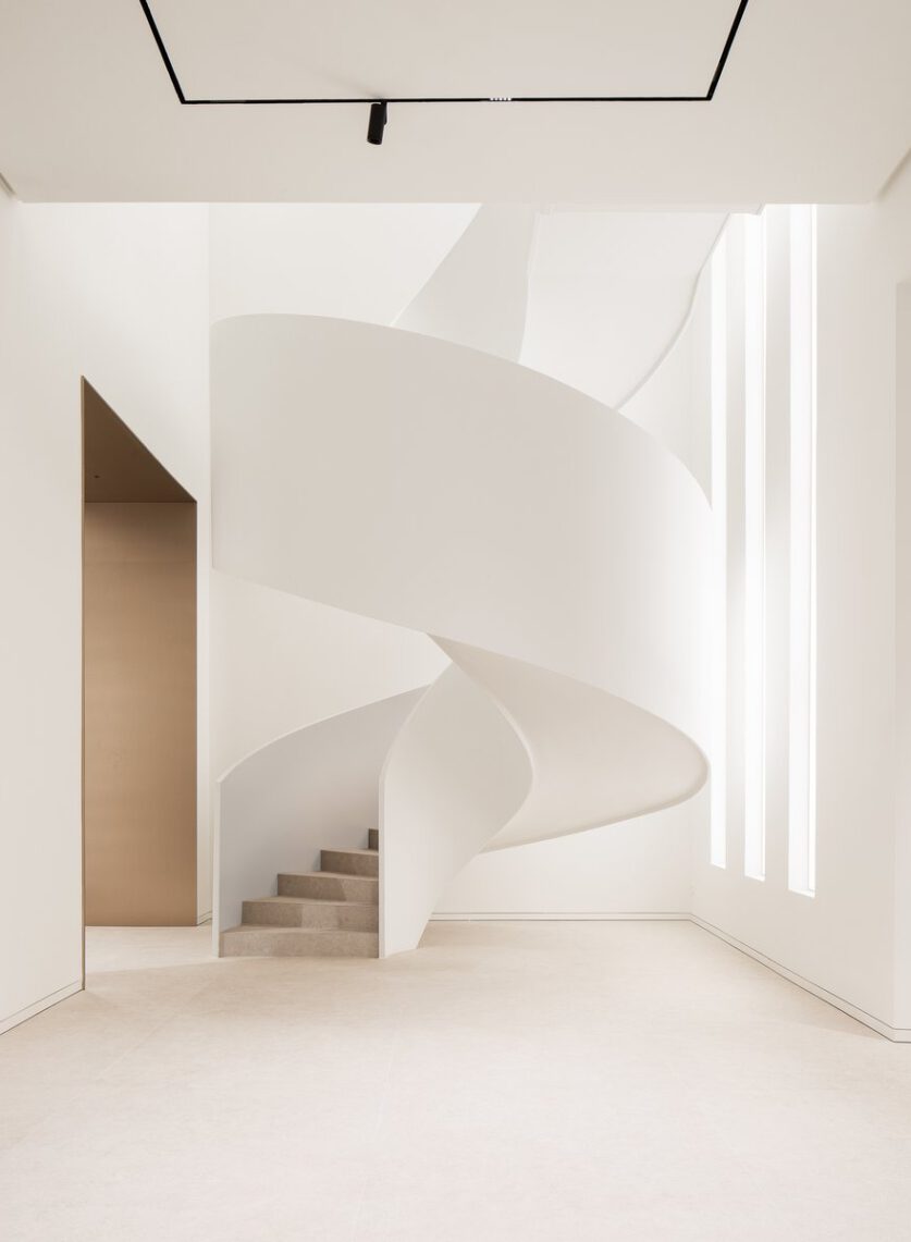 OPERA+GALLERY_01